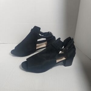 NWOT BLACK HEELED OPEN BOOT SIZE 39 US SIZE 8